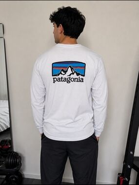 Patagonia Long Sleeve Graphic Logo Shirt White Men’s Large